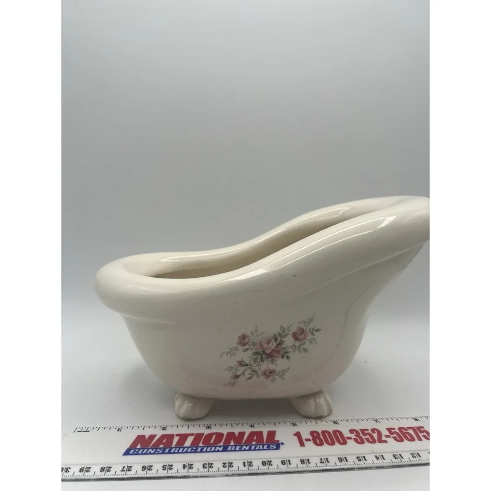 Porcelain Claw Foot Tub Roses Soap 8